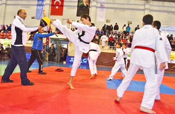 Erzurum’da Amatör Spor Haftası kutlandı