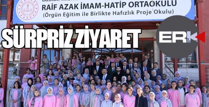 Bakan Tekin'den İmam Hatip Ortaokulu'na sürpriz ziyaret...