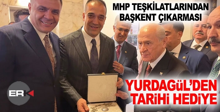 Yurdagül'den Bahçeli'ye 160 yıllık antika saat...