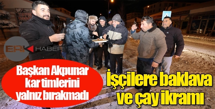 Aziziye’nin karla mücadele timlerine gece yarısı sürprizi